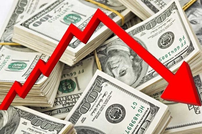 Dólar chega a cair abaixo de R$ 3,85, mas diminui intensidade de queda